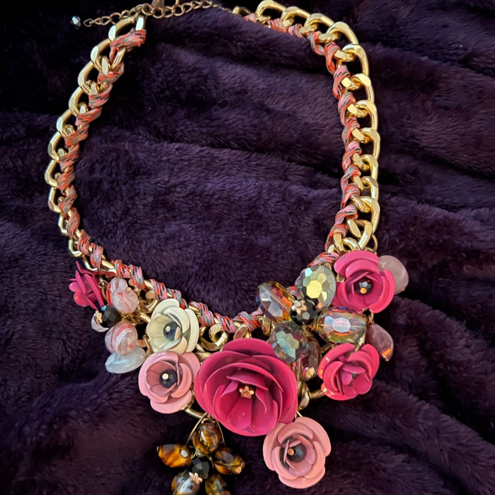 Statement Gold Cuban Chain Necklace weaved fabric & 10 large flowers NWOT, RARE